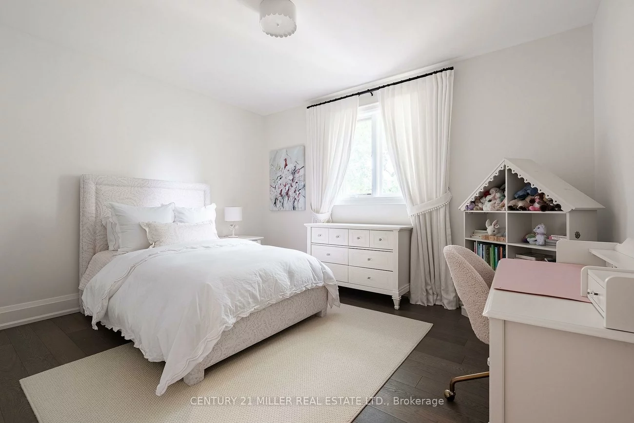 2458, Meadowood, 1001 - BR Bronte, Oakville