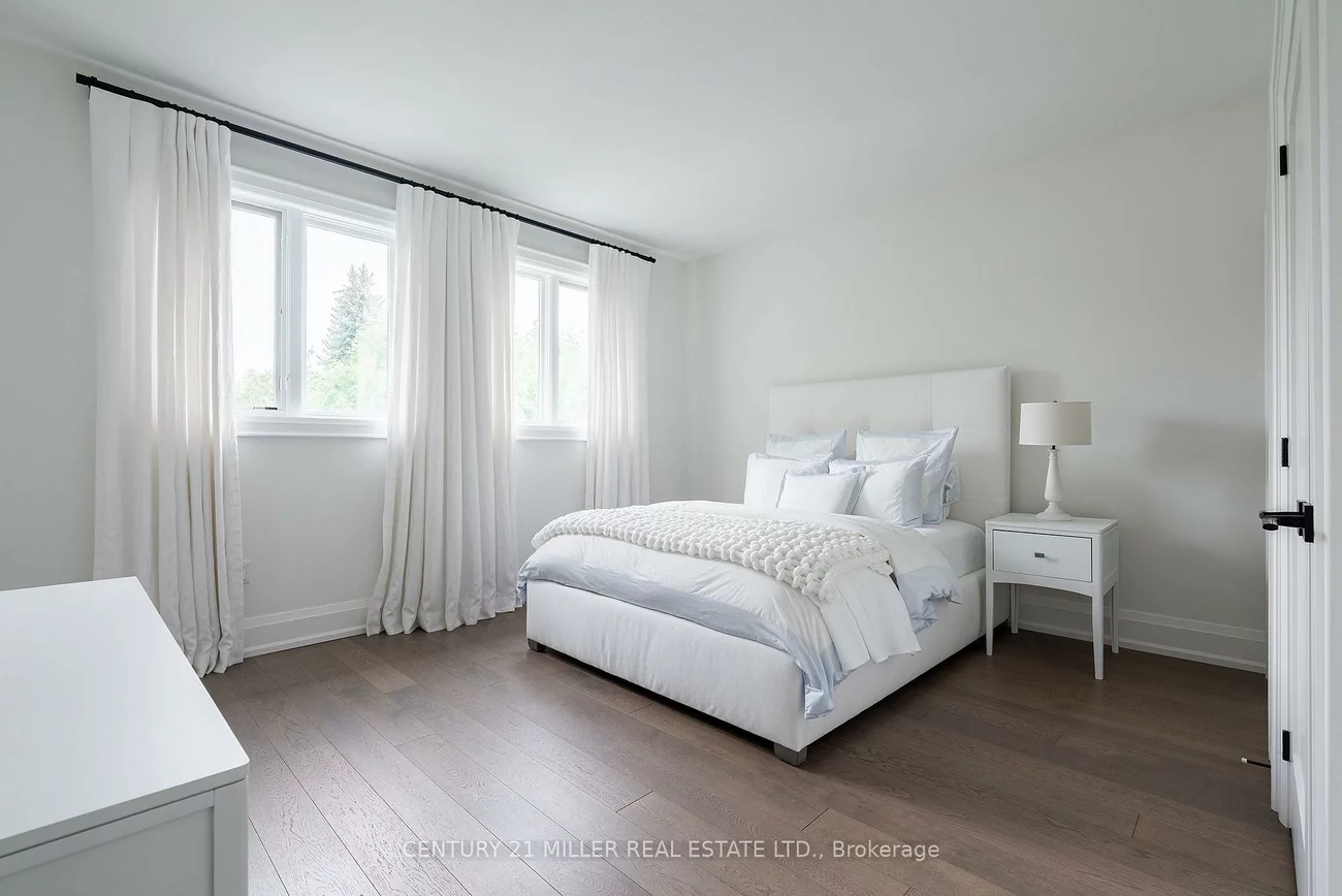 2458, Meadowood, 1001 - BR Bronte, Oakville