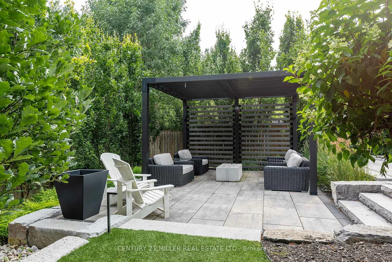 2458, Meadowood, 1001 - BR Bronte, Oakville