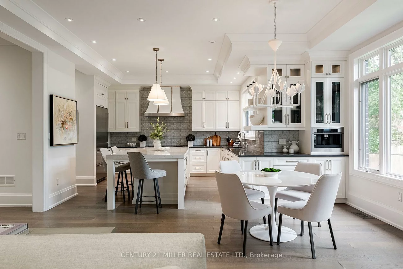 2458, Meadowood, 1001 - BR Bronte, Oakville