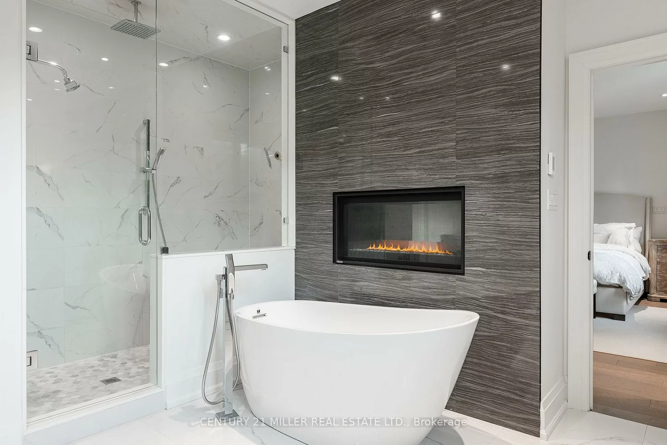 2458, Meadowood, 1001 - BR Bronte, Oakville