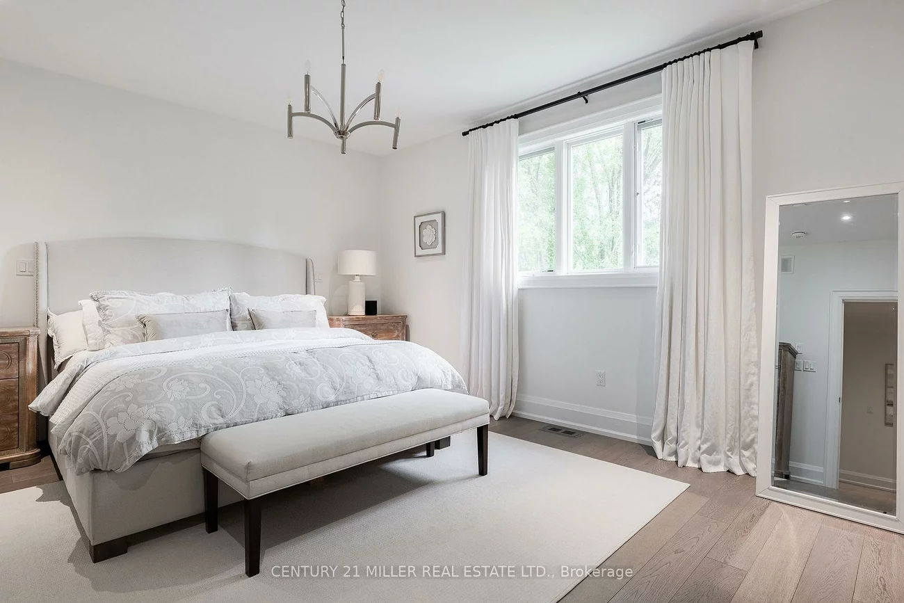 2458, Meadowood, 1001 - BR Bronte, Oakville