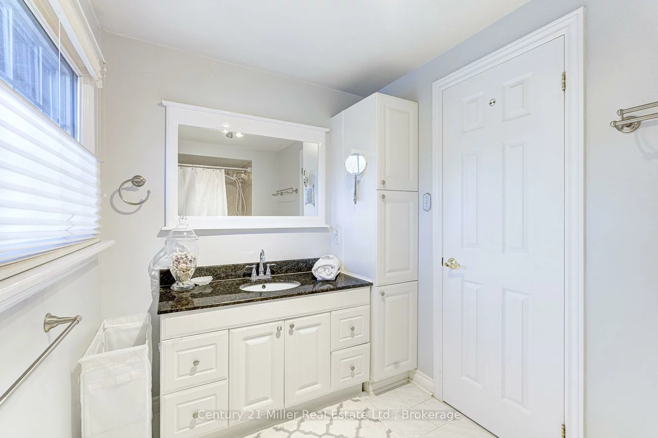 2256, MARGOT, 1015 - RO River Oaks, Oakville