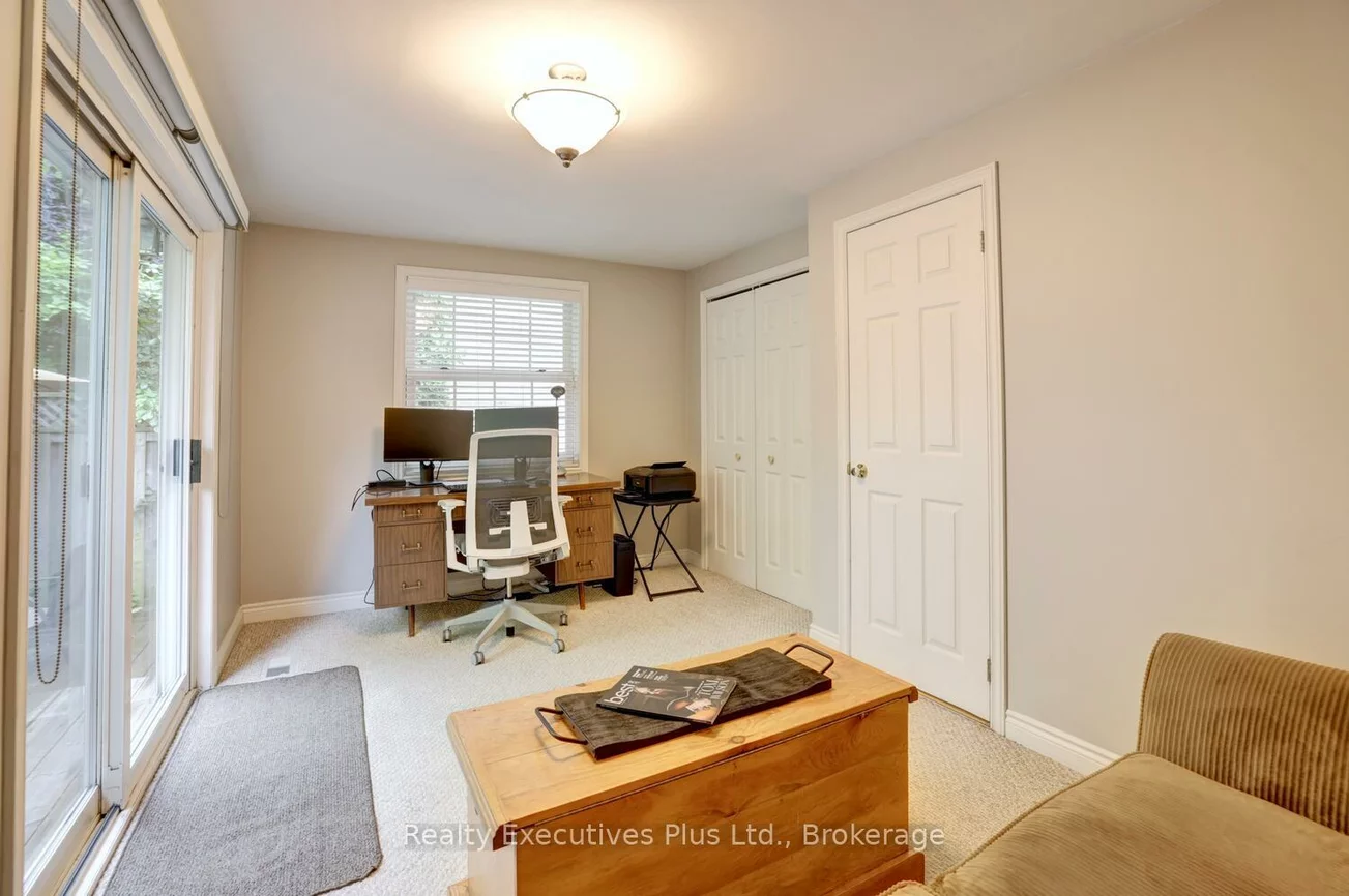 322, Pine, 1013 - OO Old Oakville, Oakville