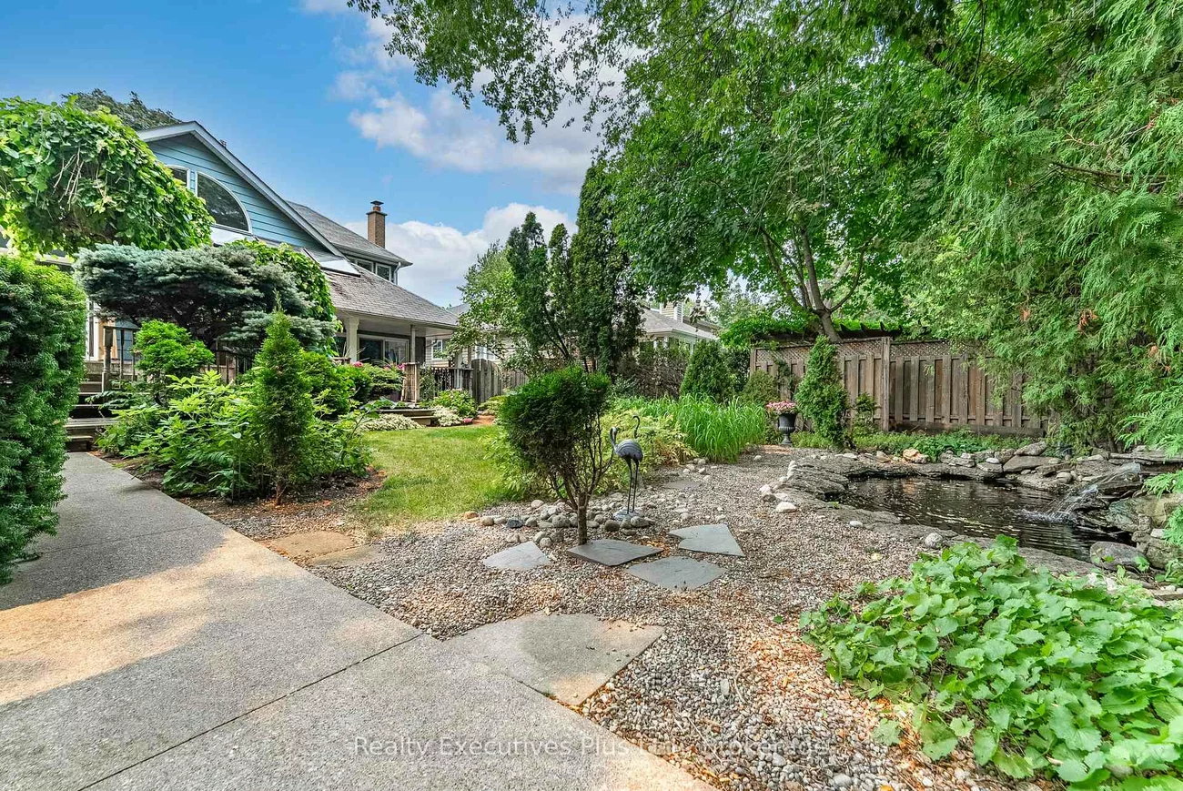 322, Pine, 1013 - OO Old Oakville, Oakville