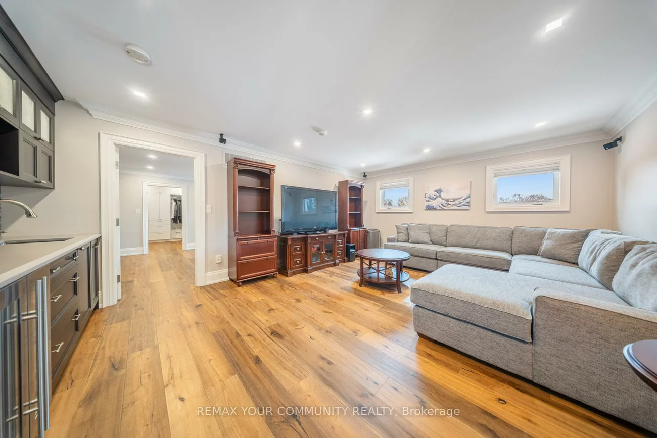 1551, Warland, 1017 - SW Southwest, Oakville