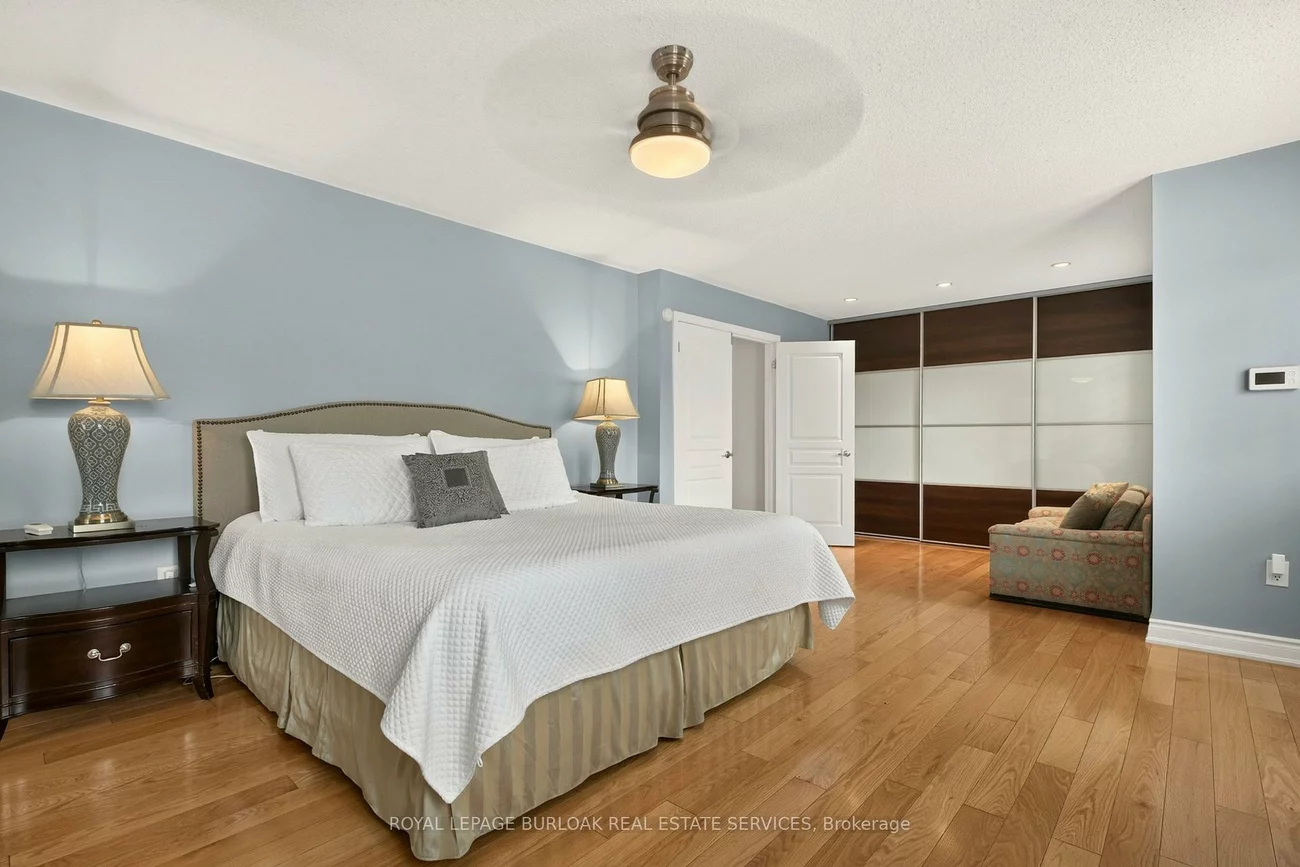 215, Burloak, 1001 - BR Bronte, Oakville