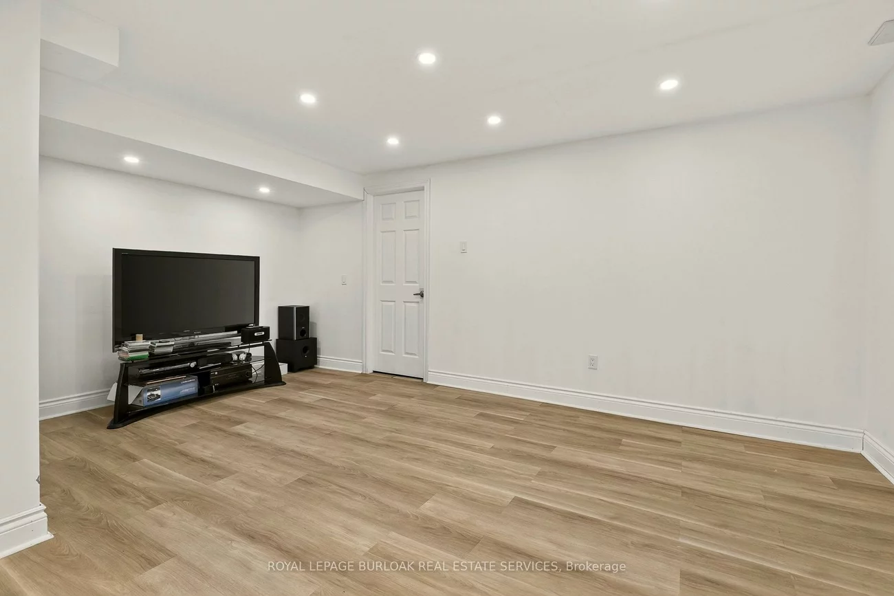 215, Burloak, 1001 - BR Bronte, Oakville