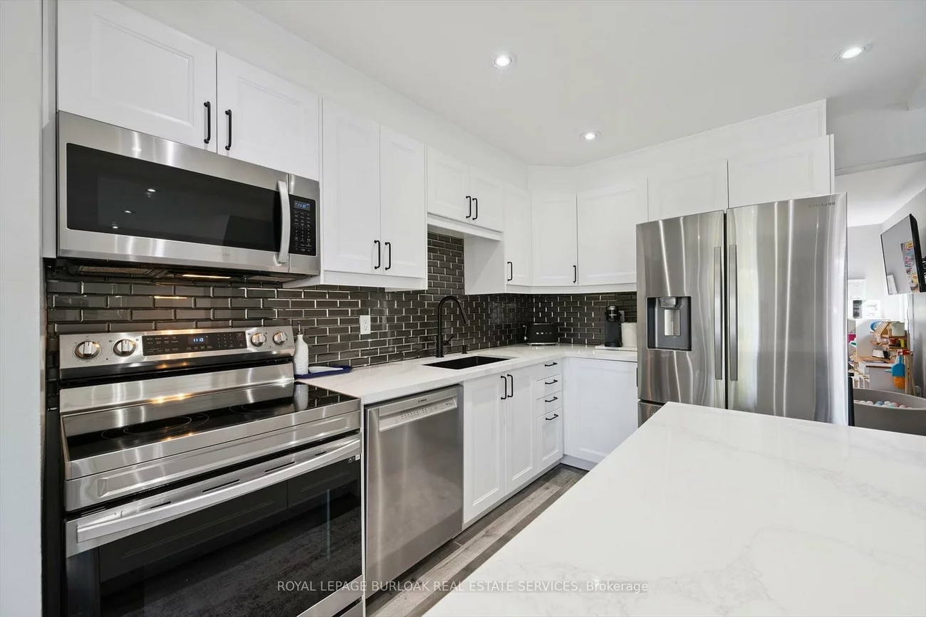 2152, Pelee, 1015 - RO River Oaks, Oakville