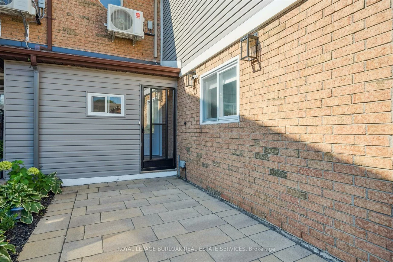 2152, Pelee, 1015 - RO River Oaks, Oakville