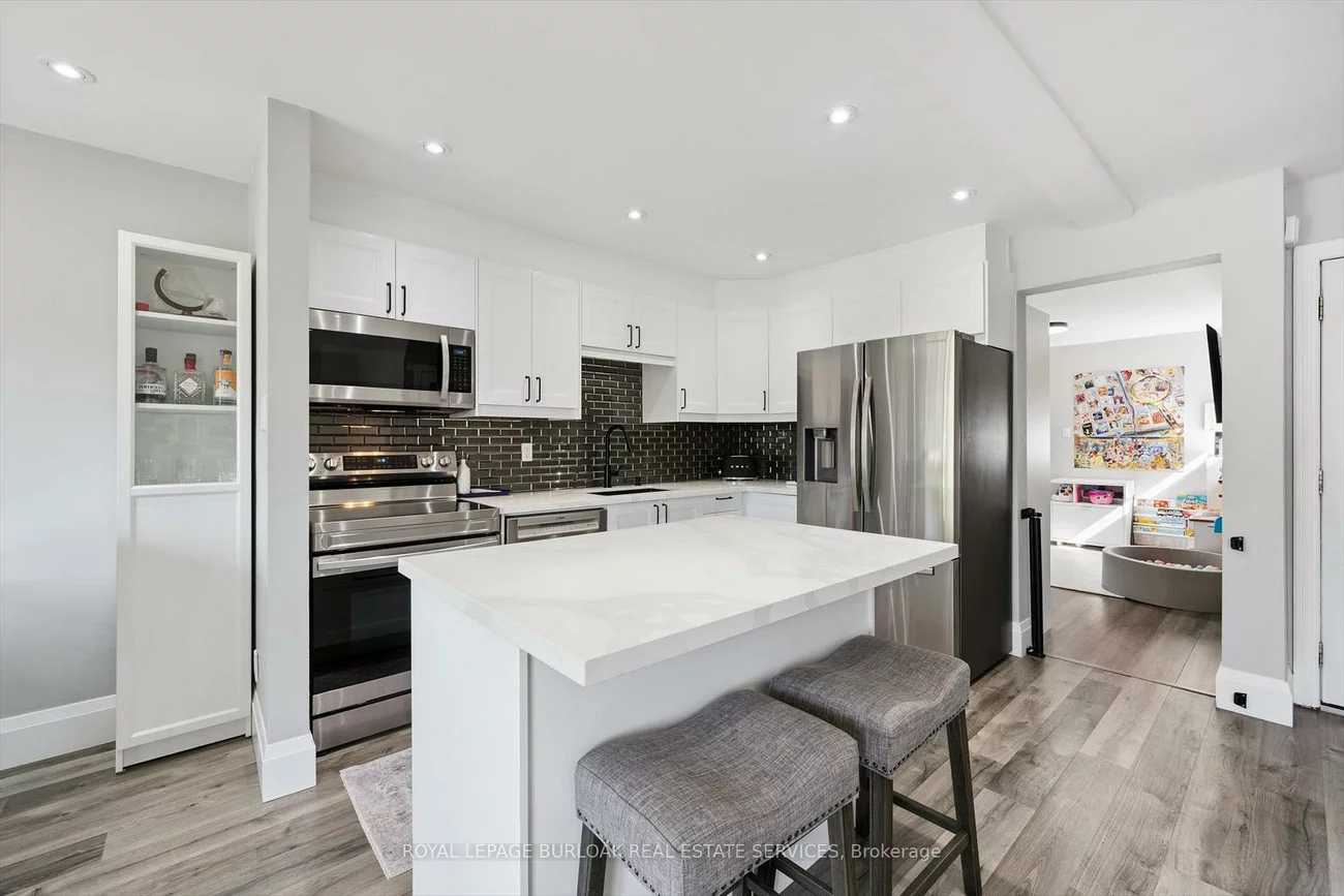2152, Pelee, 1015 - RO River Oaks, Oakville