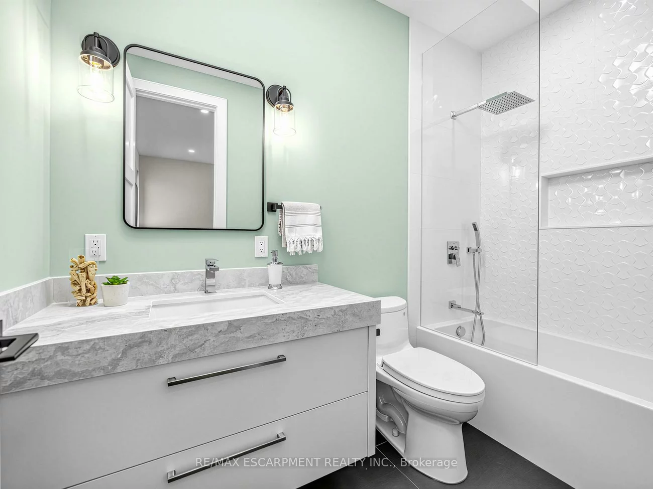 2488, Bridge, 1020 - WO West, Oakville