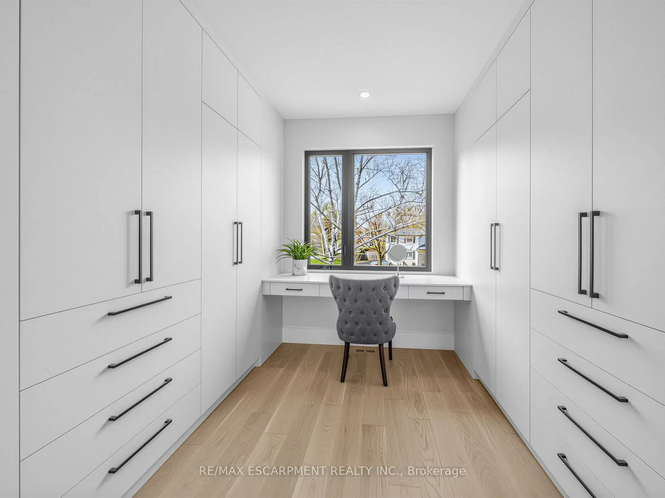 2488, Bridge, 1020 - WO West, Oakville