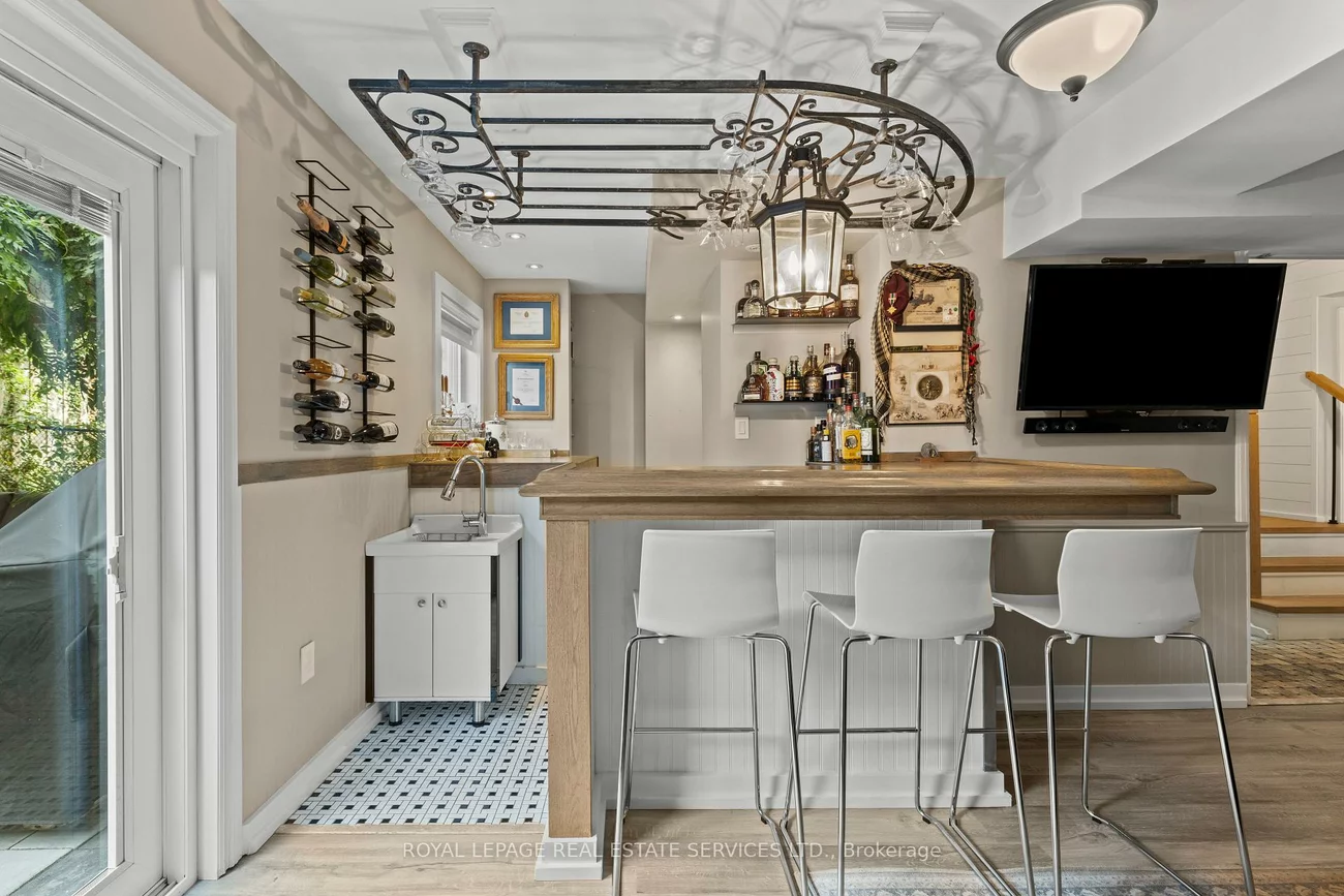 2303, Marine, 1001 - BR Bronte, Oakville