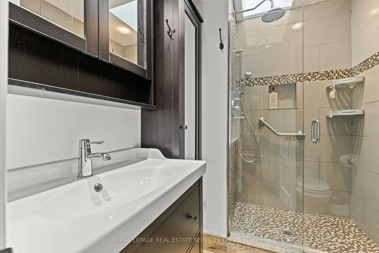 2303, Marine, 1001 - BR Bronte, Oakville