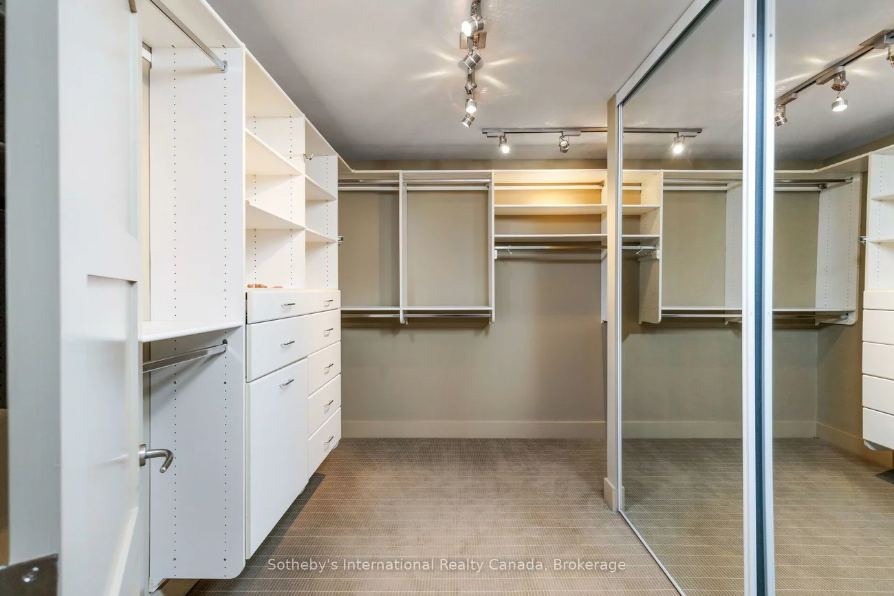 56, Birch Hill, 1017 - SW Southwest, Oakville