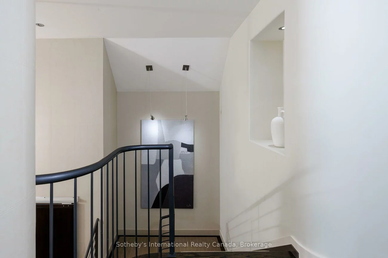 56, Birch Hill, 1017 - SW Southwest, Oakville
