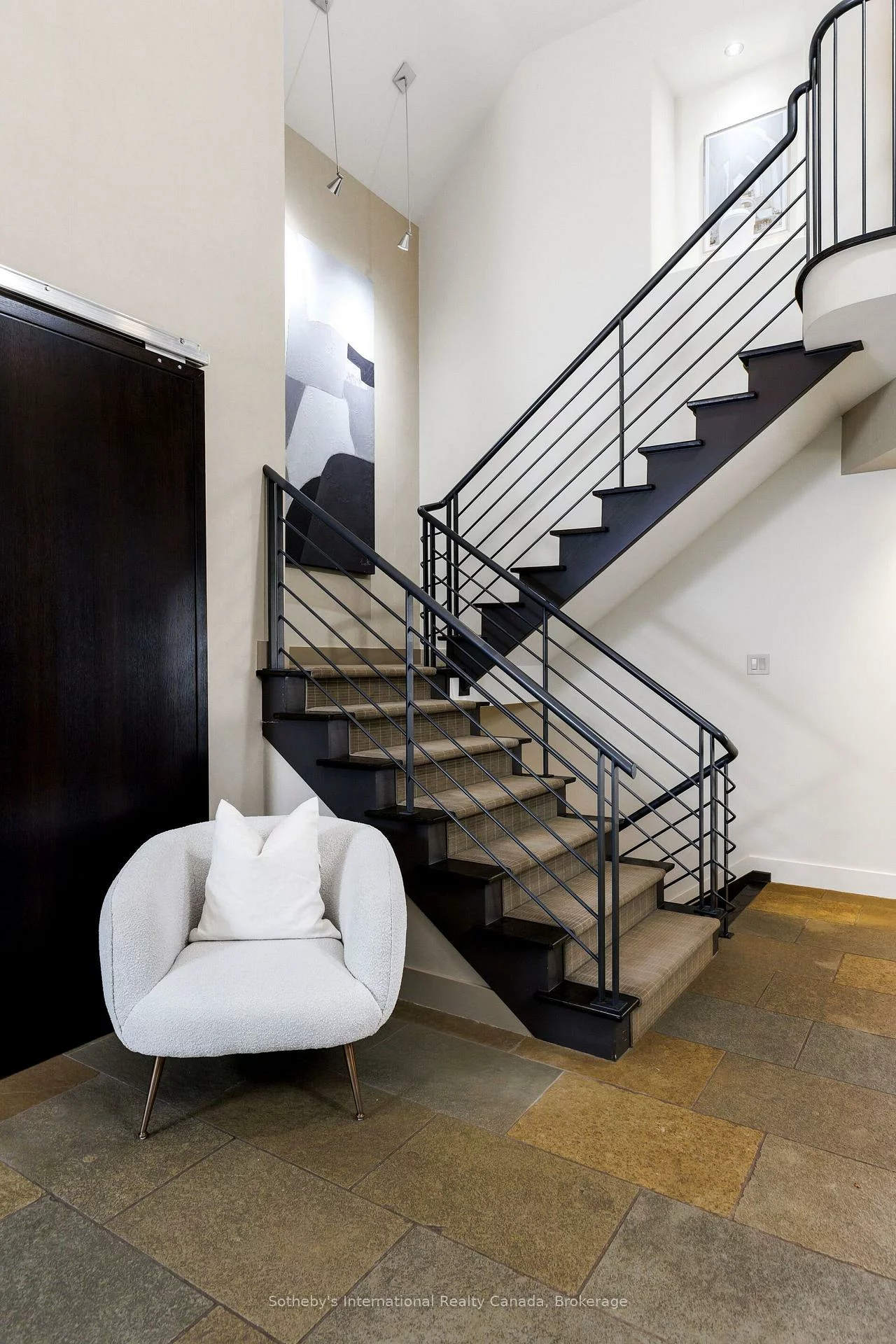 56, Birch Hill, 1017 - SW Southwest, Oakville