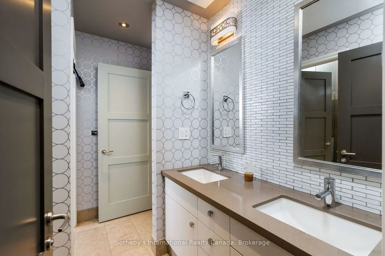 56, Birch Hill, 1017 - SW Southwest, Oakville