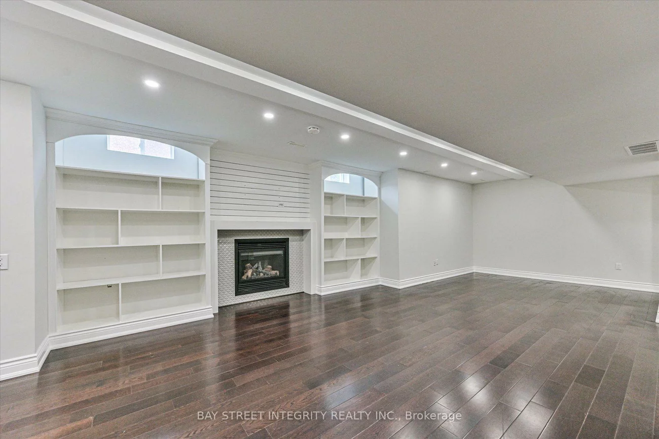 210, Milkweed, 1001 - BR Bronte, Oakville
