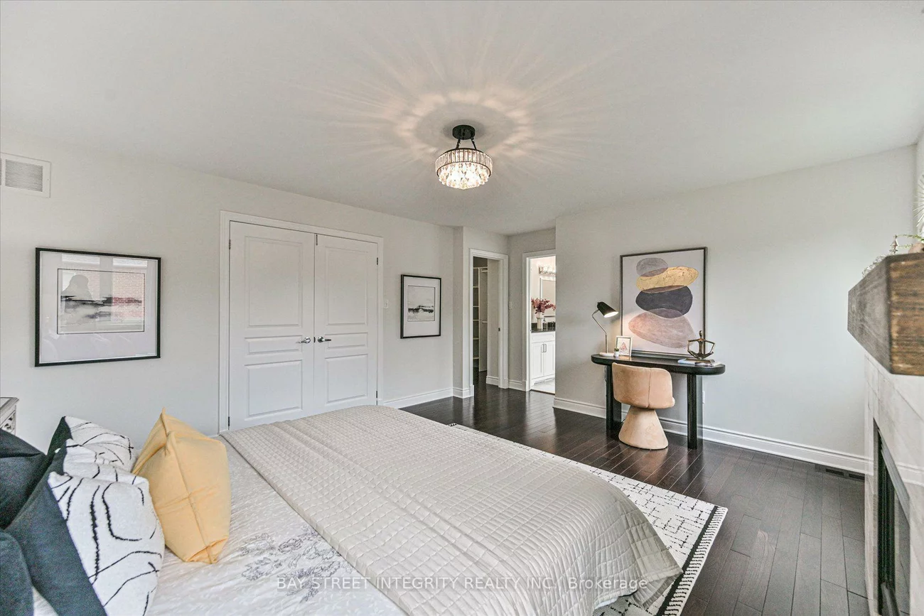 210, Milkweed, 1001 - BR Bronte, Oakville