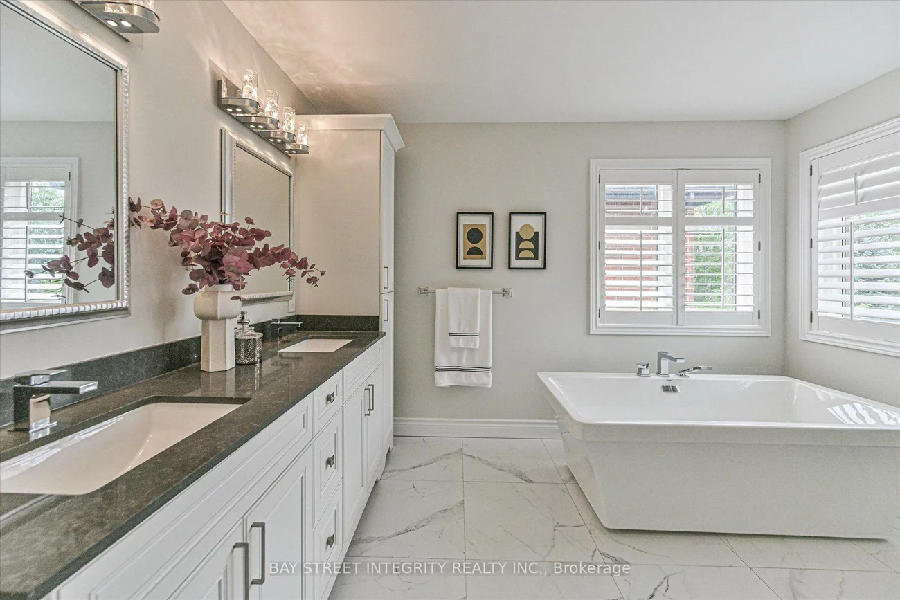 210, Milkweed, 1001 - BR Bronte, Oakville