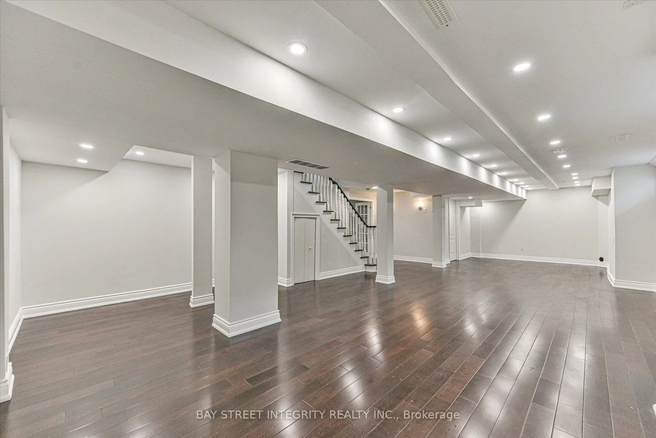 210, Milkweed, 1001 - BR Bronte, Oakville