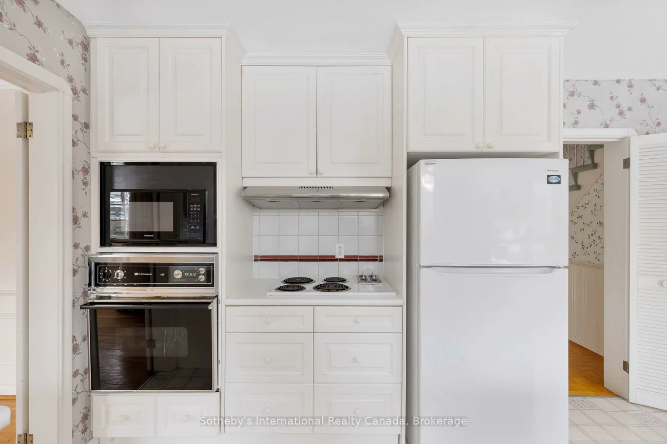 174, Claxton, 1011 - MO Morrison, Oakville