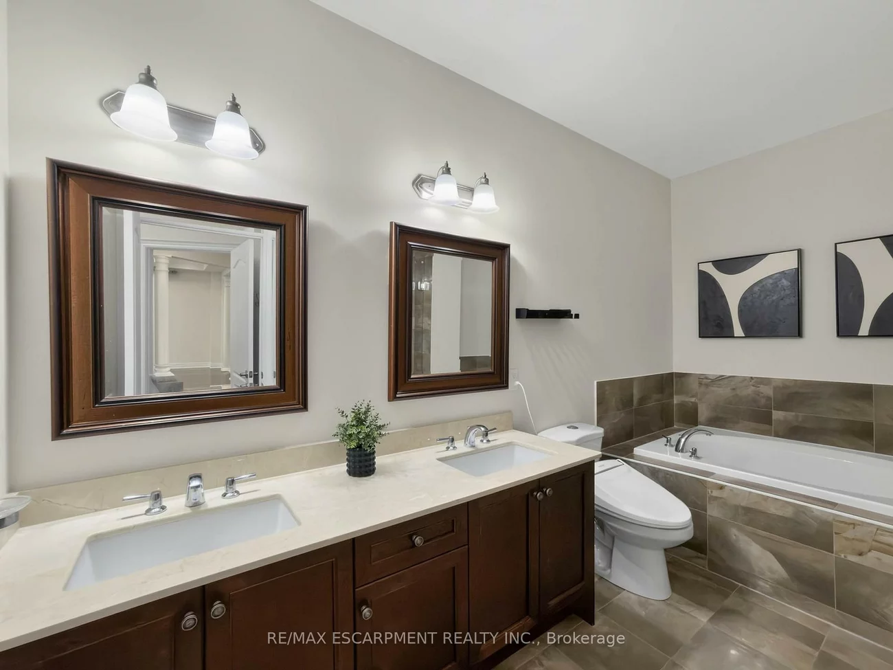 3353, Liptay, 1000 - BC Bronte Creek, Oakville