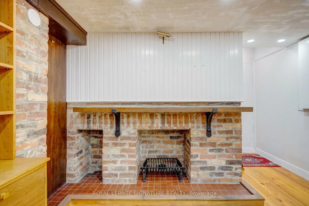 77, McCraney, 1003 - CP College Park, Oakville