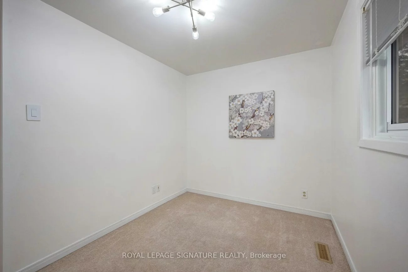 77, McCraney, 1003 - CP College Park, Oakville