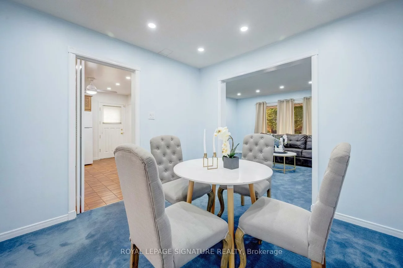 77, McCraney, 1003 - CP College Park, Oakville