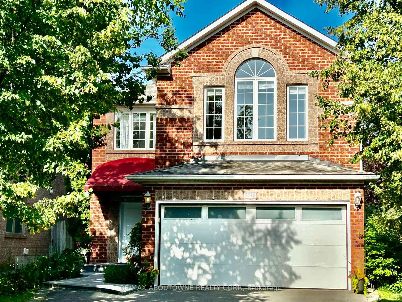2216, NORFOLK, 1015 - RO River Oaks, Oakville