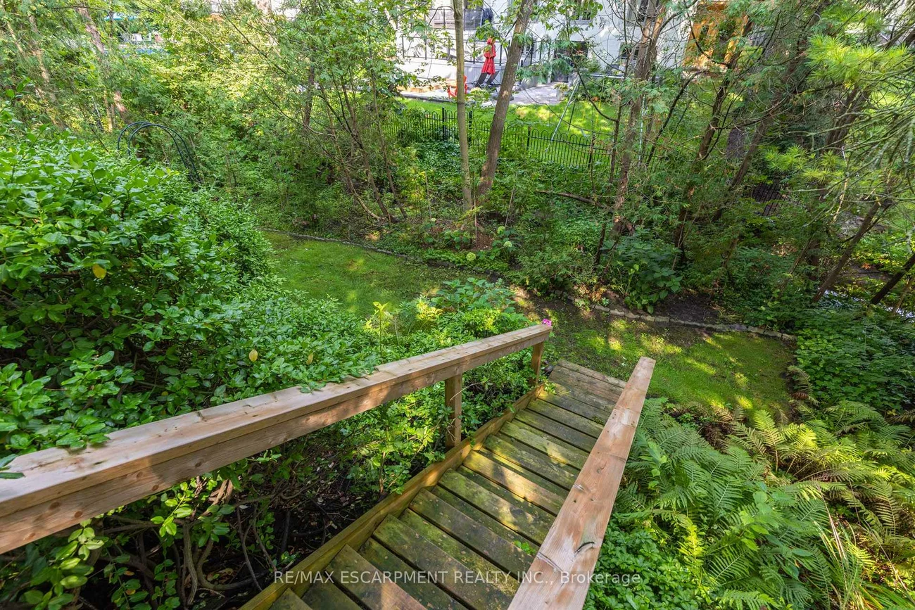 401, Cairncroft, 1011 - MO Morrison, Oakville