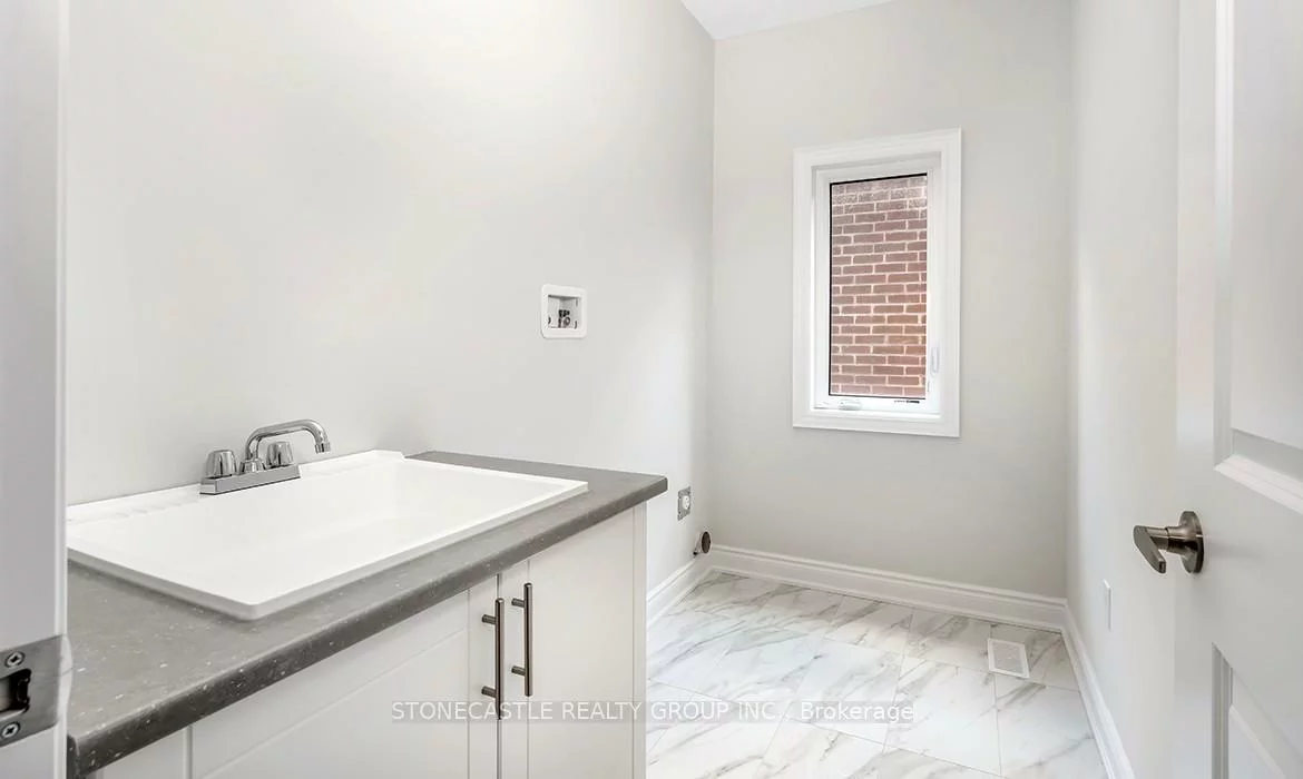 1242, Anthonia, 1010 - JM Joshua Meadows, Oakville