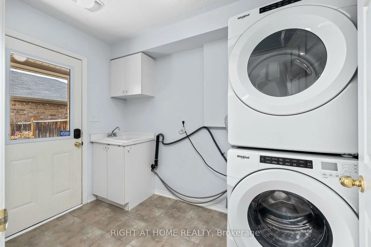 3128, Robert Brown, 1008 - GO Glenorchy, Oakville