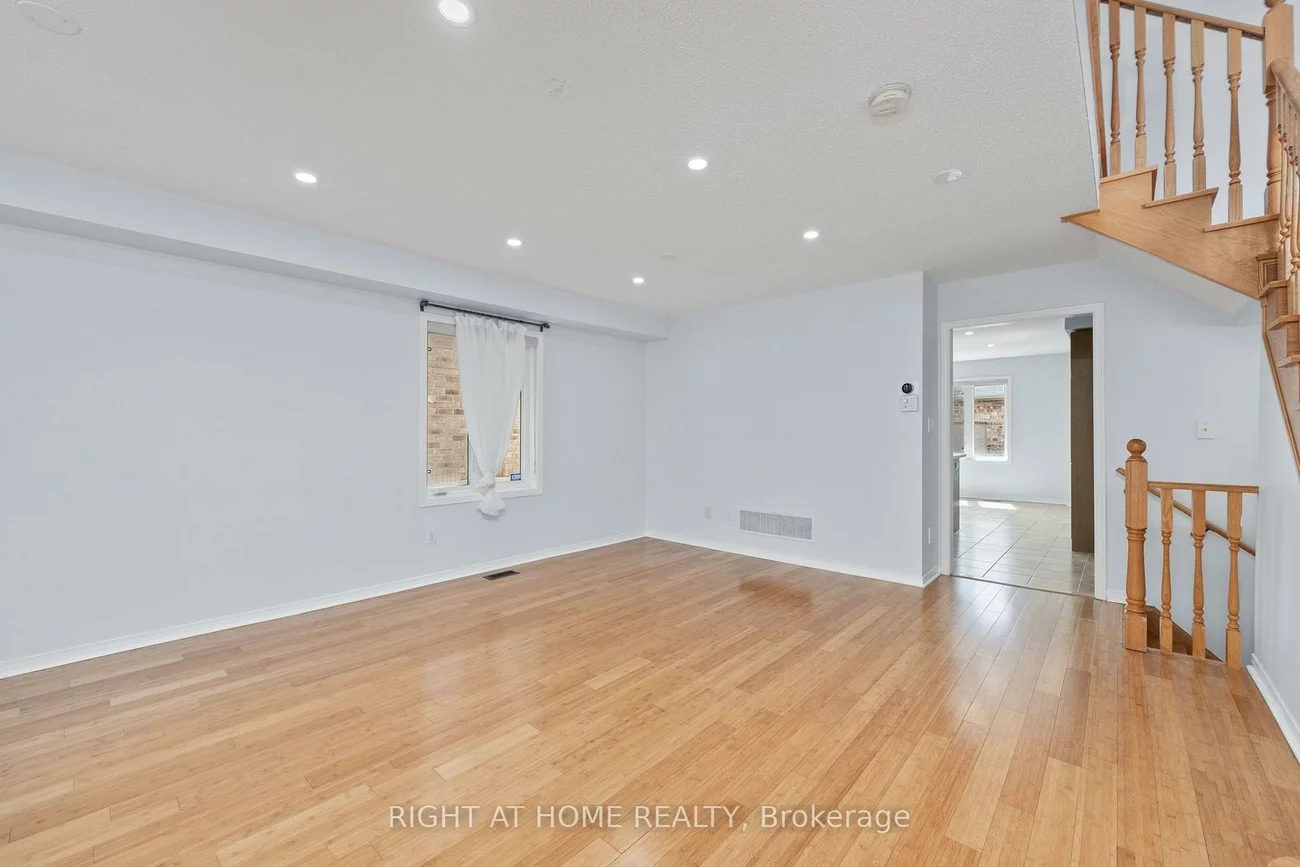 3128, Robert Brown, 1008 - GO Glenorchy, Oakville