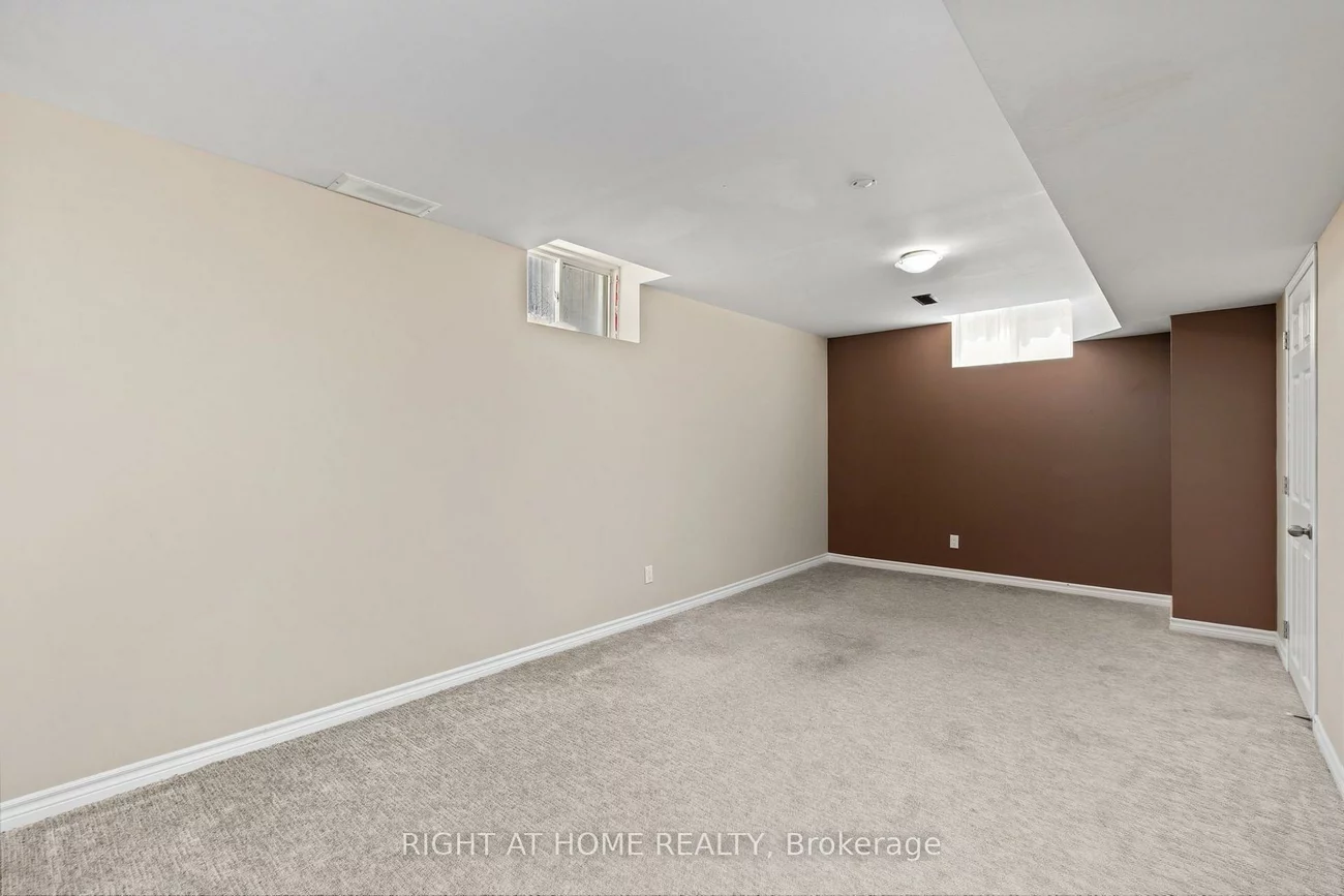 3128, Robert Brown, 1008 - GO Glenorchy, Oakville