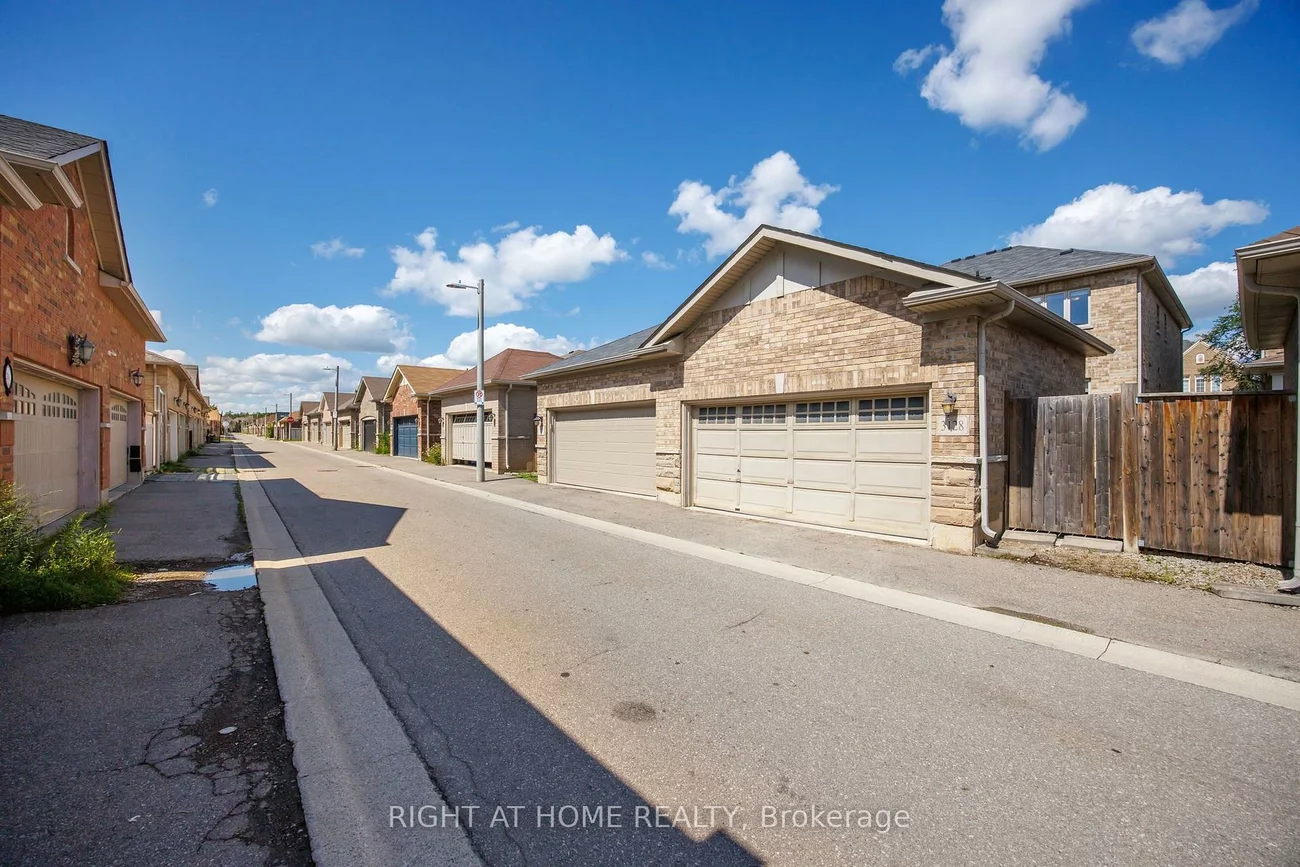 3128, Robert Brown, 1008 - GO Glenorchy, Oakville