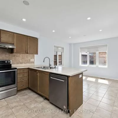 3128, Robert Brown, 1008 - GO Glenorchy, Oakville
