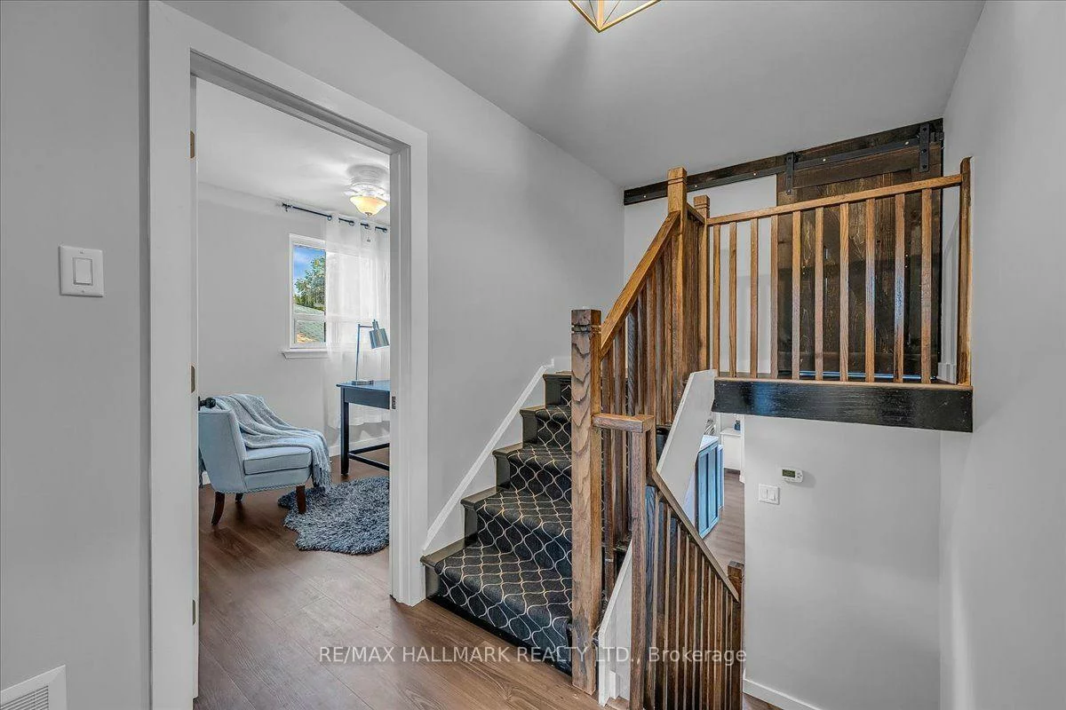1286, Napier, 1003 - CP College Park, Oakville
