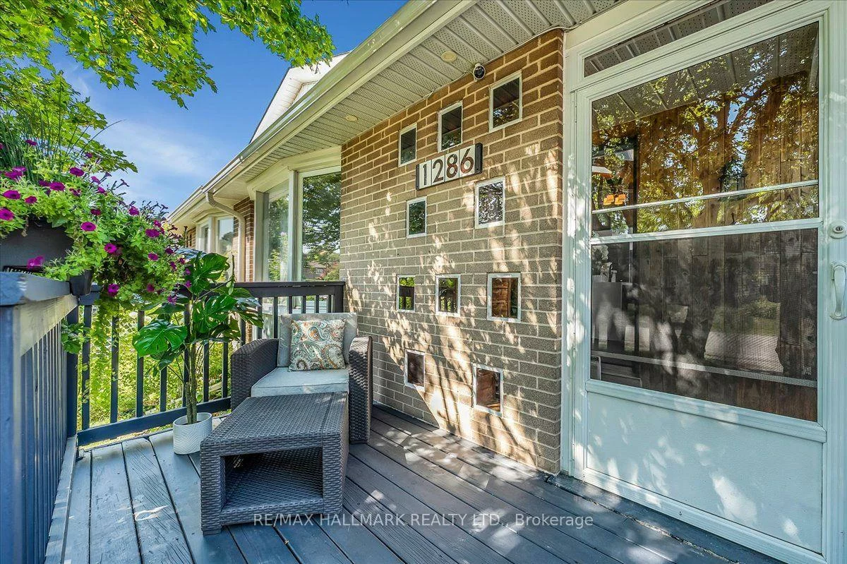 1286, Napier, 1003 - CP College Park, Oakville