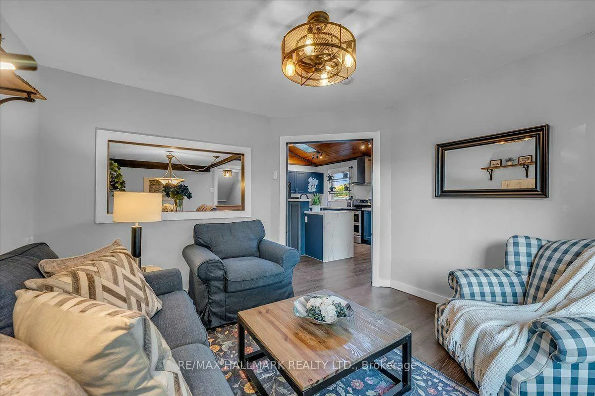 1286, Napier, 1003 - CP College Park, Oakville