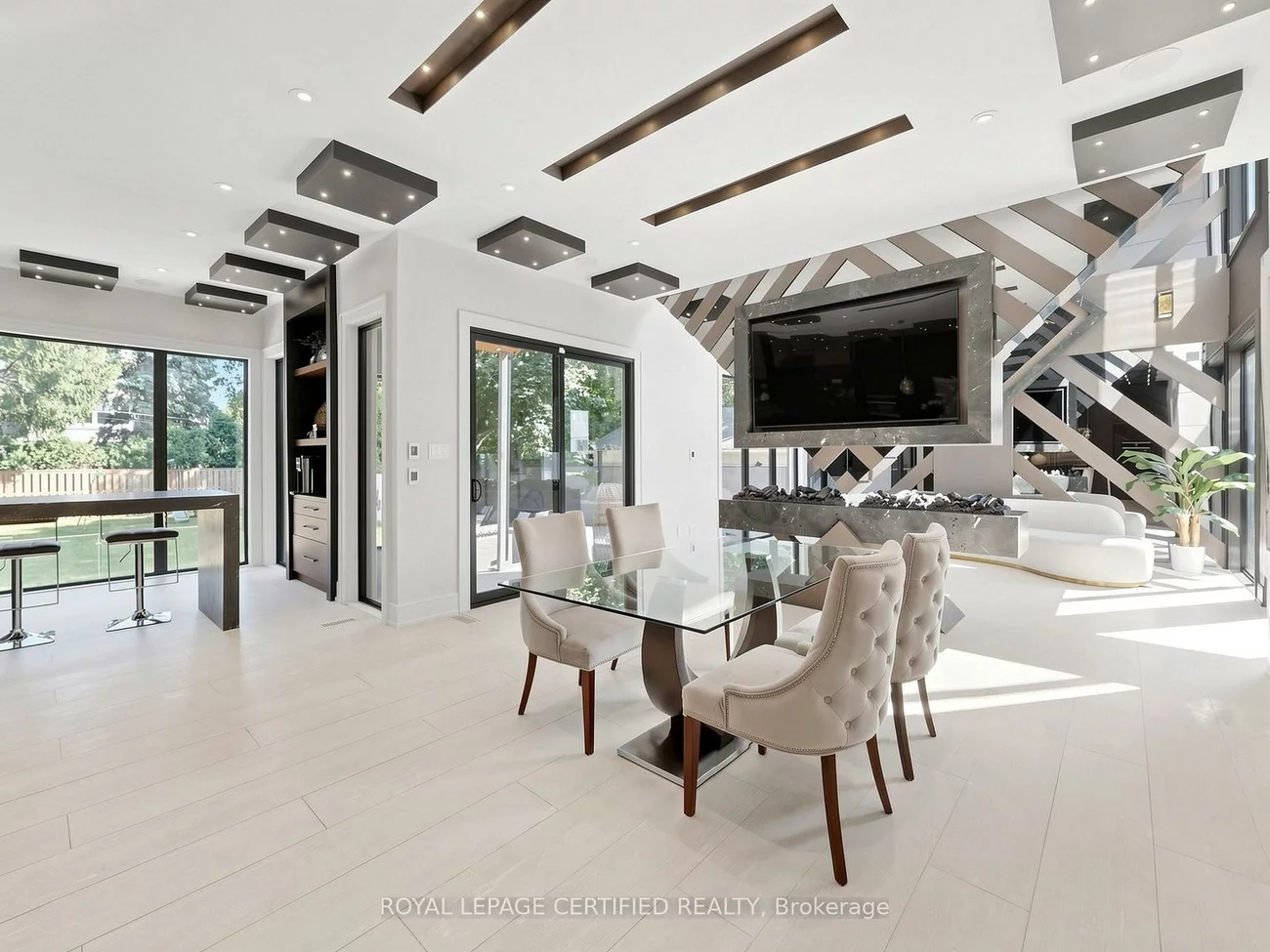 2378, Rebecca, 1001 - BR Bronte, Oakville