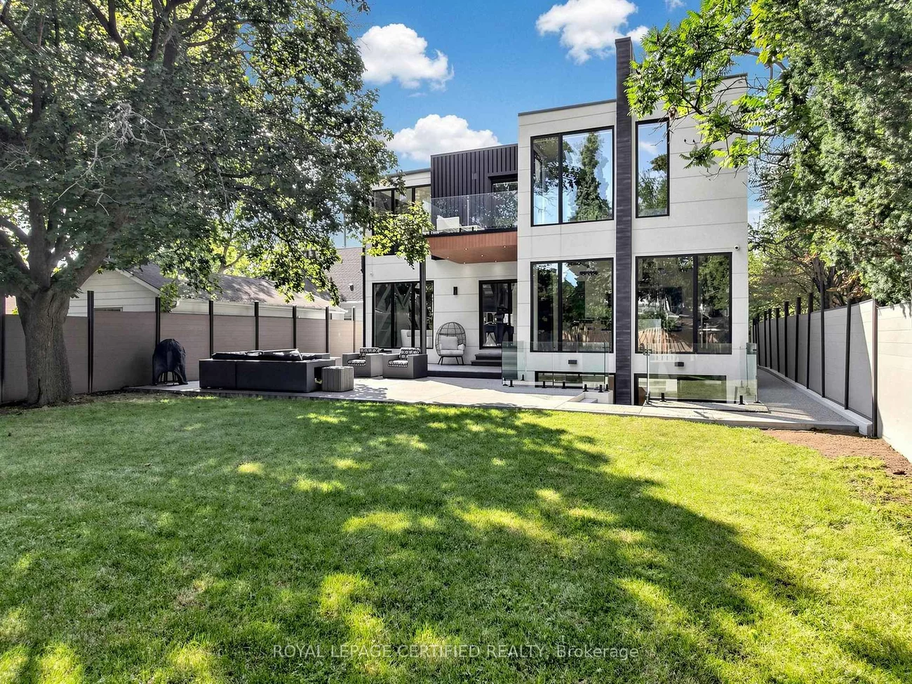 2378, Rebecca, 1001 - BR Bronte, Oakville