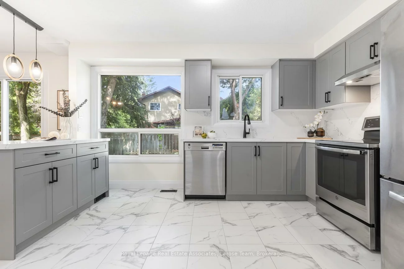 3243, Ulman, 1001 - BR Bronte, Oakville