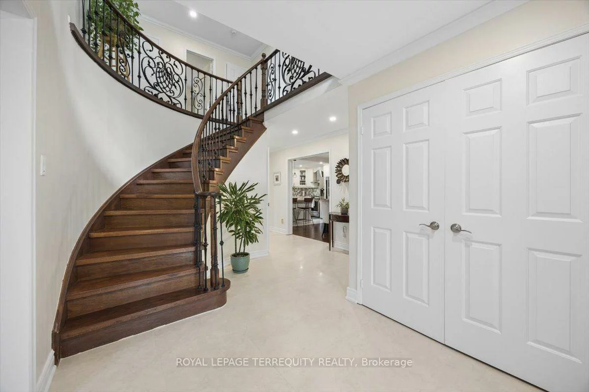 1207, Dogwood, 1004 - CV Clearview, Oakville