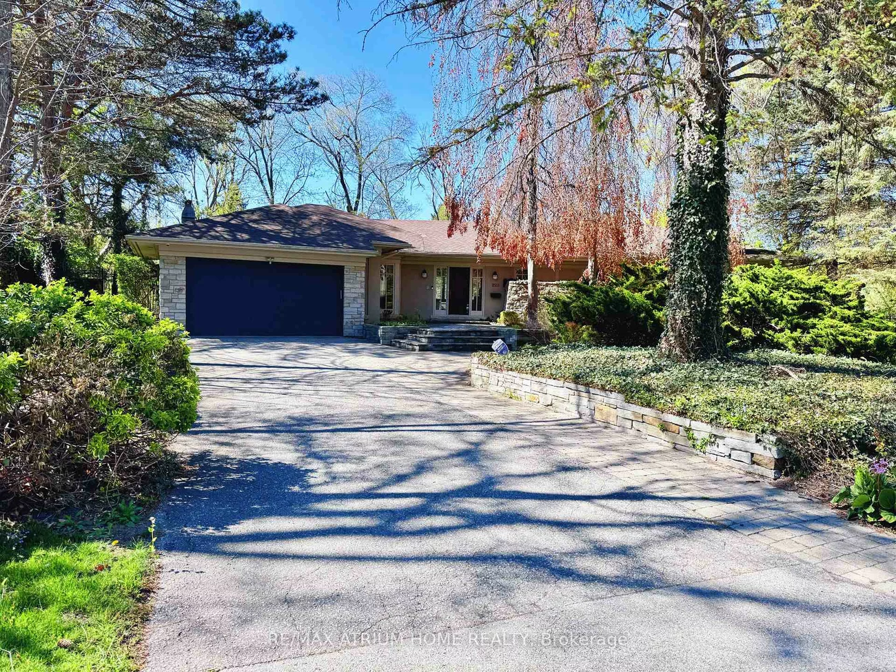 223, Trelawn, 1011 - MO Morrison, Oakville