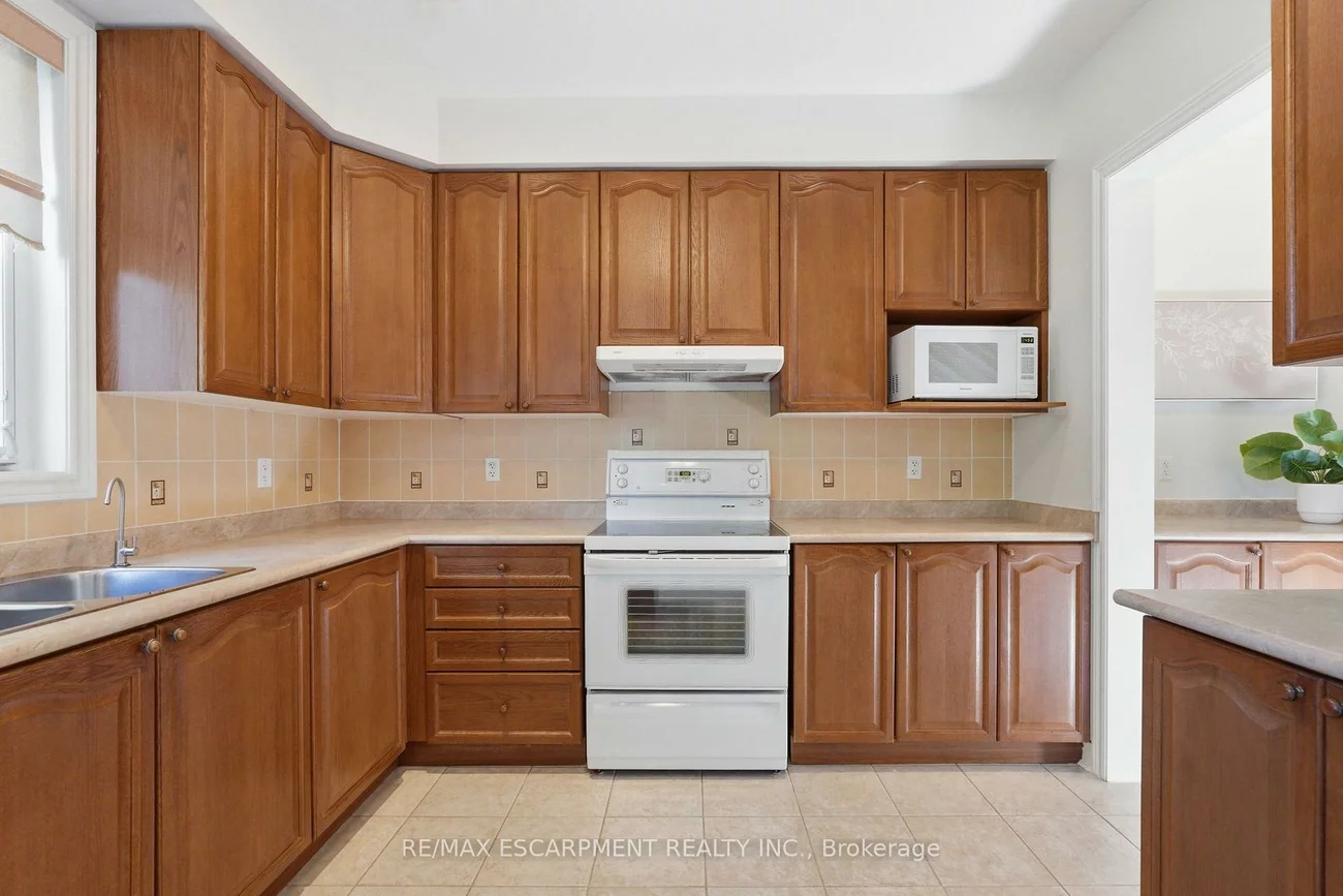 2241, Glazebrook, 1019 - WM Westmount, Oakville
