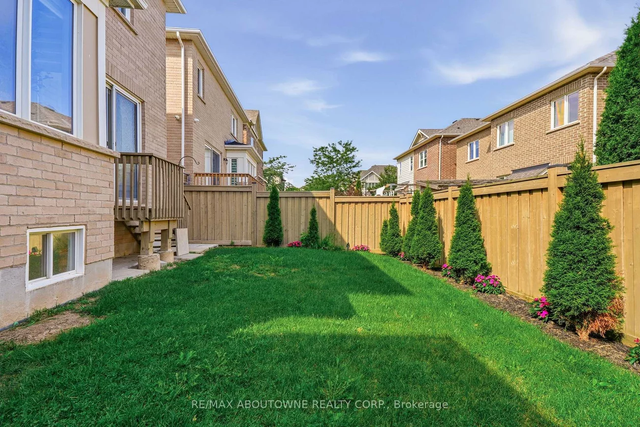 290, Wisteria, 1008 - GO Glenorchy, Oakville